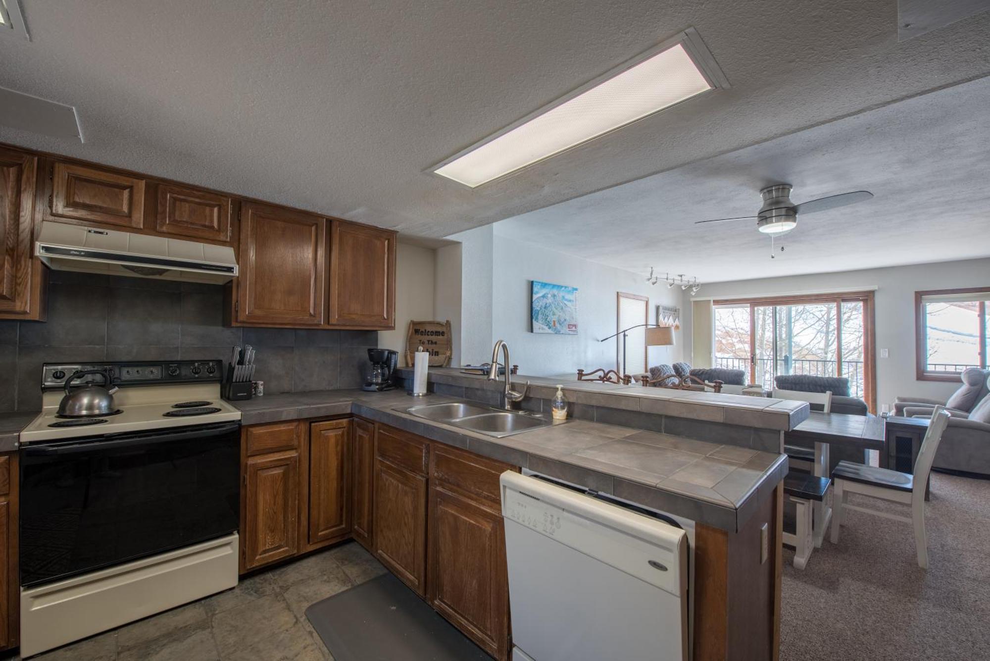 เครสต์ บิวต์ เมาน์เท็น รีสอร์ต พร็อพเพอร์ตี้ Hotel Mount Crested Butte ภายนอก รูปภาพ
